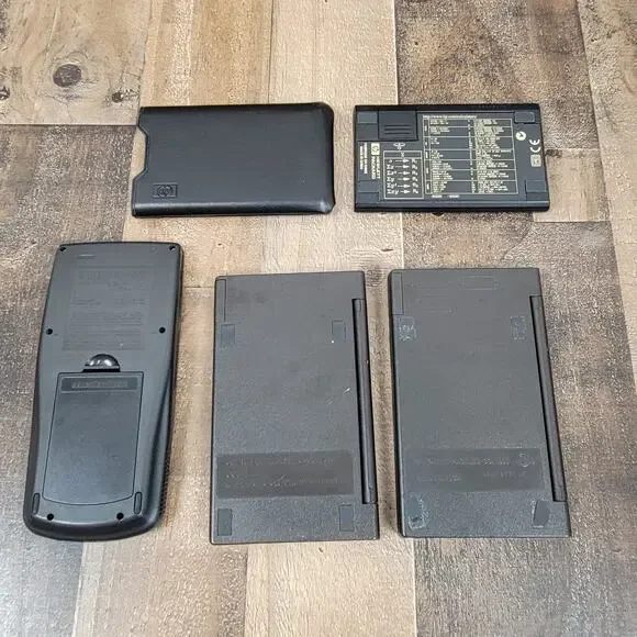 Lot of 4 Calculators HP 19B II, 12C, 28S, Texas Instruments TI-83 Plus For Parts - Picture 5 of 10